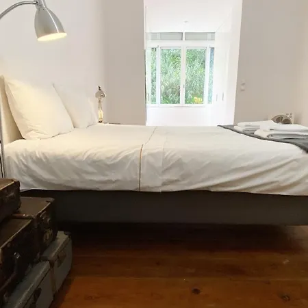 House On The Hill 아파트 *