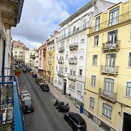 House On The Hill شقة