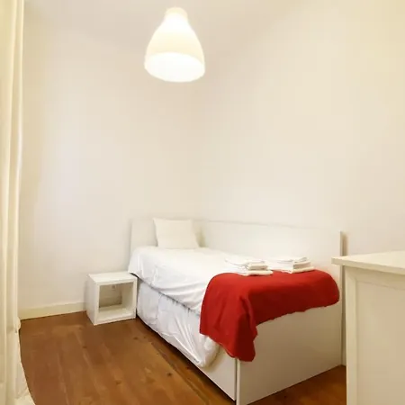 House On The Hill Lisboa