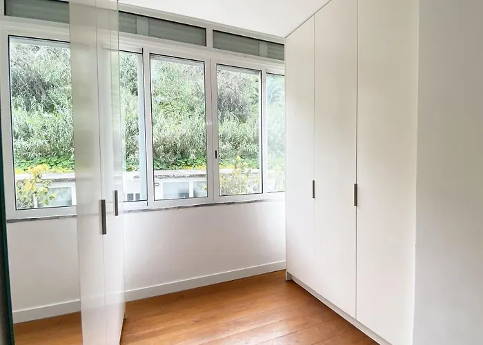 House On The Hill * リスボン